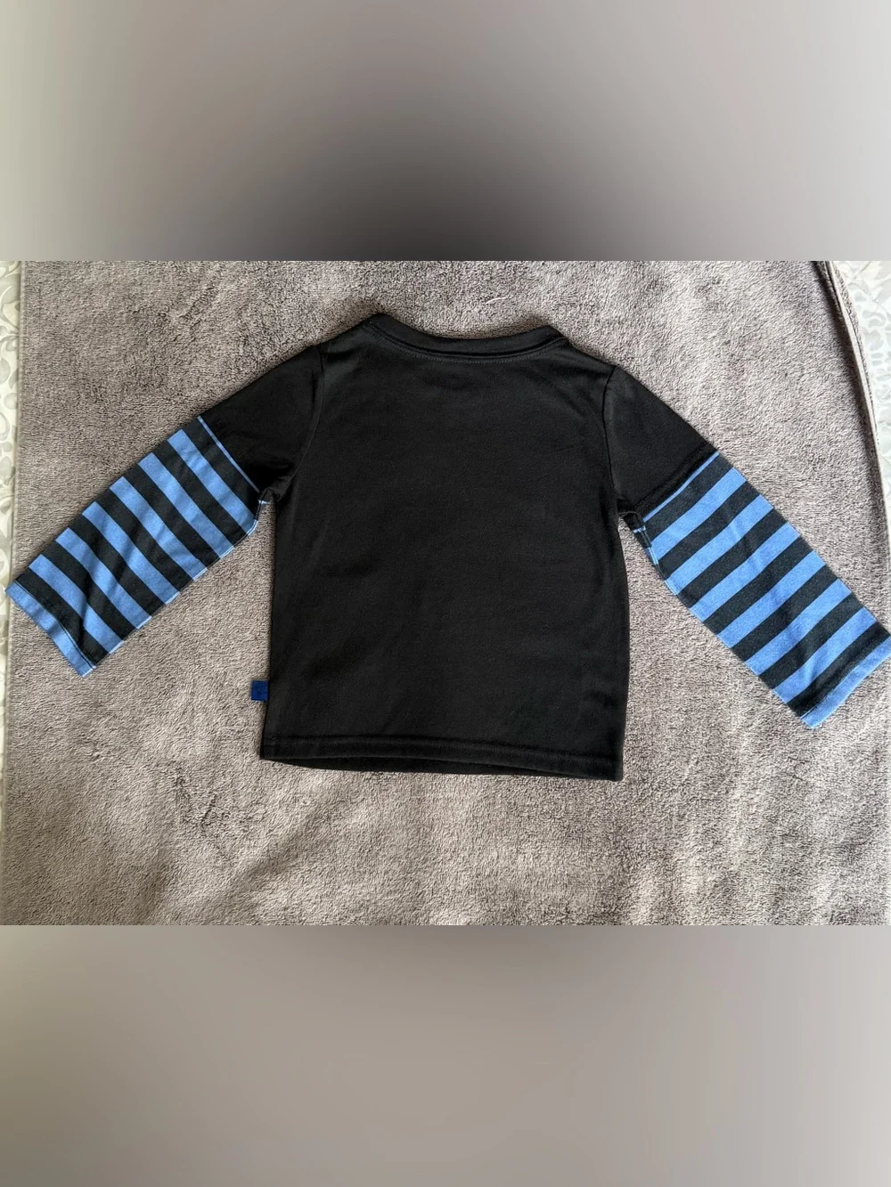 ❤️$2 with Bundle! Black Long-Sleeve Sleep Tee with Robot Graphic